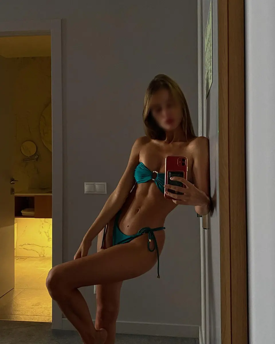Gloria  profile in Dubai